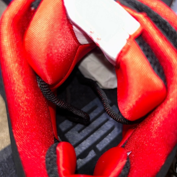 Nike Zoom LeBron 4 2023 Graffiti Size 10.5 for Men in Color White Black and Red - Picture 9 of 10